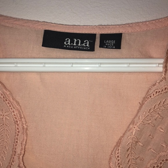 Beautiful peach embroidered ruffle sleeves Large - Picture 5 of 7